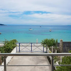 joanas-rooms.albaniahotels.org/